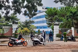 Khoanh vùng tạm thời Bệnh viện Đại học Y Dược-Hoàng Anh Gia Lai