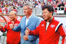 HLV Chung Hae-seong dẫn dắt đội tuyển Thái Lan đối đầu đội tuyển Việt Nam?