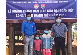 Mang Yang: Bàn giao 2 căn nhà cho gia đình có hoàn cảnh khó khăn