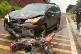 Pleiku: Ô tô va chạm xe máy, 1 người tử vong