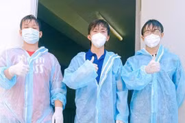 Quyết tâm ở lại hỗ trợ chống dịch: 'Khi nào thành phố ổn, con về thăm nhà'