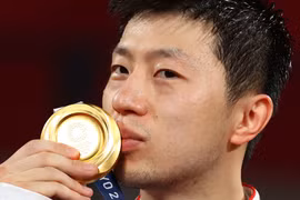 Bảo vệ HCV Olympic, tay vợt Ma Long trở thành huyền thoại của những huyền thoại