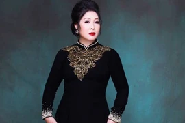 Nhịp Showbiz: NSND Hồng Vân đổi tên Fanpage, Phương Thanh bị tố lừa đảo