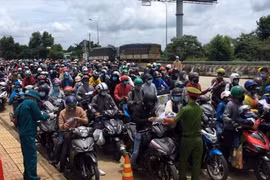 Bảo đảm đời sống cho dân thì dân sẽ ngồi yên một chỗ