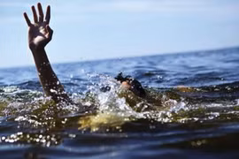 Quảng Ngãi: Đi học về tắm sông, 2 cháu bé bị đuối nước thương tâm