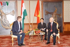 Tổng Bí thư:Mỗi người Việt hãy là cầu nối cho mối quan hệ với Hungary