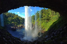 Trekking thác Hang Én, đi tìm "nàng công chúa" giữa rừng Kon Chư Răng