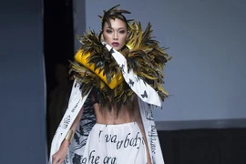 Người mẫu Việt được chọn làm vedette ở Couture Fashion Week New York