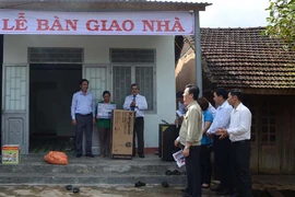 Sẻ chia với hộ nghèo xã Ia Hrung