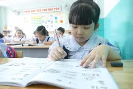 Chưa thay sách giáo khoa lớp 1 từ năm học tới