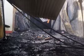 Mâu thuẫn tình cảm, đốt nhà bạn gái dẫn đến chết người