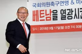 HLV Park Hang Seo: "Tôi được khuyên cải trang khi ra đường ở Việt Nam"