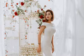 Vũ Thu Phương diện váy dạ hội tôn dáng