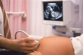 Bỗng xuất hiện chấm đen bí ẩn trong bụng nhiều thai phụ