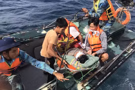 Bộ Quốc phòng điều máy bay ra đảo Phan Vinh cứu ngư dân