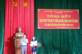 Chư Prông: Trao giải cuộc thi viết về Bác và Đảng bộ huyện