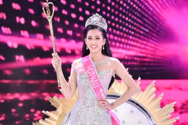 Hoa hậu 18 tuổi Trần Tiểu Vy: 'Ai chê học kém, tôi để ngoài tai'