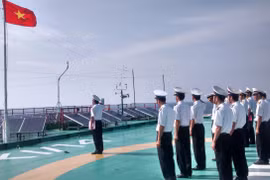 Quốc khánh ở nhà giàn DK1: Vui tươi, đầm ấm