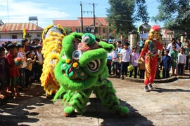 Khám-chữa bệnh người dân xã Ia Chía