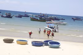 Làng chài nghèo "lên đời" nhờ du lịch