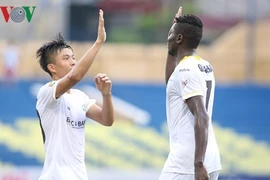 Phan Văn Đức ẵm giải cầu thủ xuất sắc nhất tháng 7,8 V-League 2018