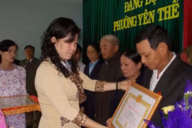 Gia Lai: Thêm 369 đảng viên được tặng và truy tặng huy hiệu Đảng