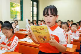"Ôi tiếng Việt suốt đời tôi mắc nợ"