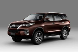 Top 10 xe bán chạy nhất tháng 8: Sự trở lại của Toyota Fortuner