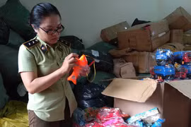 Lộ diện nhiều cơ sở kinh doanh đồ chơi, bánh Trung thu nhập lậu