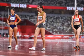 Quách Thị Lan chia tay Olympic trong cơn mưa nặng hạt ở Tokyo