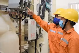 Giảm tiền điện lúc này là "khoan thư sức dân"