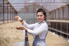 Bà Lê Hoàng Diệp Thảo công bố dự án Happy Farmers cầu nối liên kết với các nhà cung ứng của Việt Nam