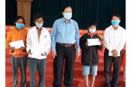 Gia Lai: Thăm, tặng quà nạn nhân chất độc da cam