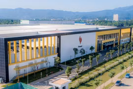 Thuê chuyên cơ đưa dây chuyền sản xuất vắc-xin Covid-19 về Việt Nam