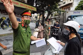 Công an Nhân dân: Mũi xung kích trên tuyến đầu phòng, chống dịch