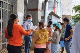 Đắk Lắk: Quá tải với người đến làm hồ sơ bảo hiểm thất nghiệp
