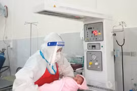 Chuyện về những cháu bé chào đời trong bệnh viện dã chiến