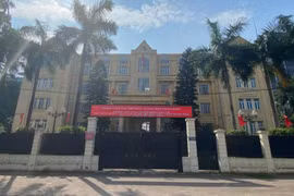 Khởi tố nhóm phóng viên tống tiền hiệu trưởng trường tiểu học