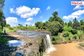 Chiêm ngưỡng vẻ đẹp thác Nhà Thương