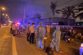 Khiêng người bị tai nạn tử vong vào lề rồi... trộm xe nạn nhân