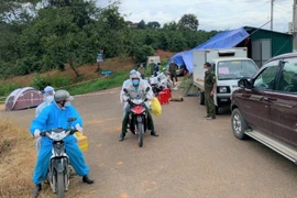 Một lễ tân khách sạn dựng chuyện bị phạt vi phạm hành chính để mượn tiền người cách ly