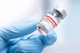 Anh, Australia cấp phép sử dụng các loại thuốc điều trị Covid-19