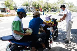 Thắp sáng ngọn lửa yêu thương