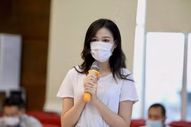 Hoa hậu Đỗ Thị Hà kêu gọi tiếp sức tuyến đầu chống dịch Covid-19