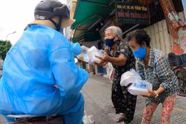 Chăm lo chu đáo, tận tình