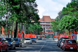 Thông báo treo cờ Tổ quốc chào mừng kỷ niệm 76 năm Ngày Cách mạng Tháng Tám