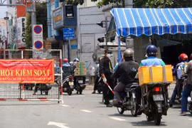 Thành phố Hồ Chí Minh rà soát lại đối tượng được phép ra đường
