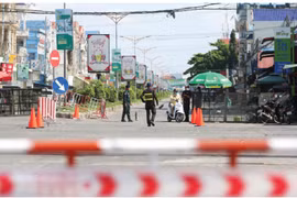 Ngày nhiễm Covid-19 kỷ lục ở Lào, Campuchia phong tỏa thêm khu vực vì biến thể Delta