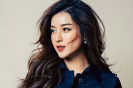 Á hậu Huyền My: Tôi thấy mình chưa đến duyên lập gia đình