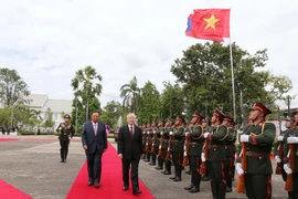 Việt - Lào ủng hộ mạnh mẽ, toàn diện lẫn nhau
